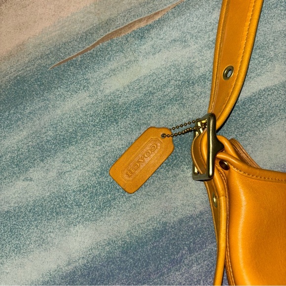 VINTAGE COACH DUFFLE SAC BUCKET SOULDER BAG PURSE Yellow Leather #9953 - Picture 3 of 13